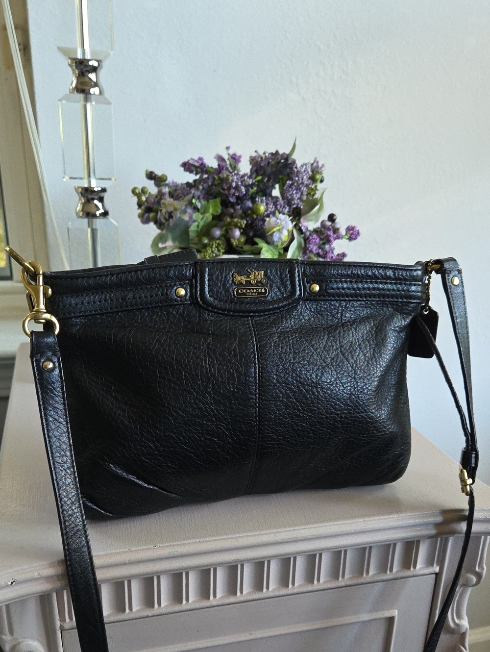 Coach Black Leather Crossbody Bag with Gold Hardware - Picture 4 of 10